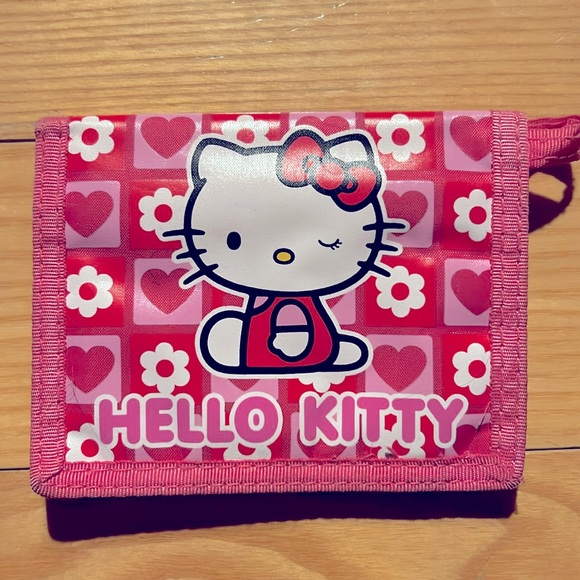 Hello Kitty Wallet Bill Fold Case by Sanrio Pink with Hearts and Flowers - Picture 1 of 4